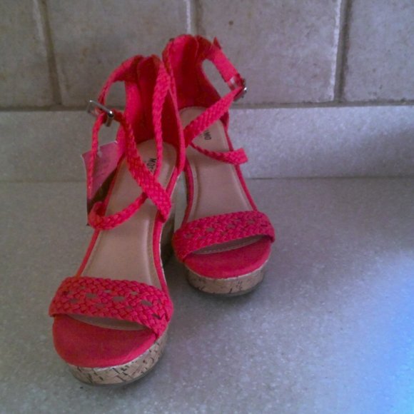 MOSSIMO CORAL WEDGE ZIPPERED BACK SANDALS SIZE 6 - Picture 2 of 5